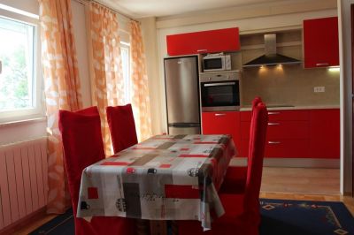 Apartmani ADRIANA