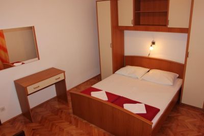 Apartmani ADRIANA