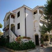 Apartmani ADRIA