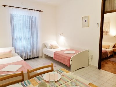 Apartmani ADRIA