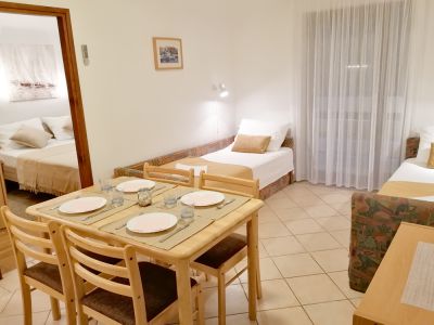 Apartmani ADRIA