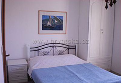 Apartments MLADINEO Komiža