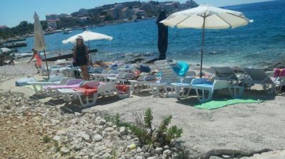 Apartmani DINKO s grijanim bazenom