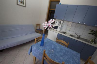 Apartmani DINKO s grijanim bazenom