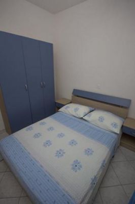 Apartmani DINKO s grijanim bazenom