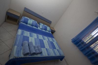 Apartmani DINKO s grijanim bazenom