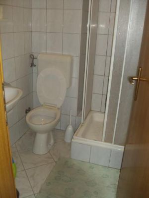 Apartmani DINKO s grijanim bazenom