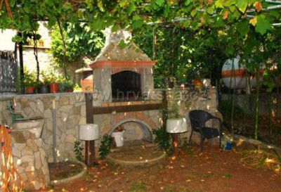 Apartments & rooms Raspor