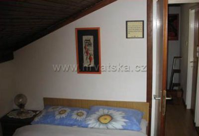 Apartments & rooms Raspor