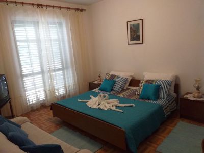 Apartmani HRASTIĆ
