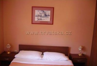 Apartments and rooms Orebic