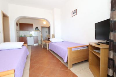 Apartmani Mandre Karas