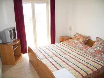 Apartmani Mandre Karas