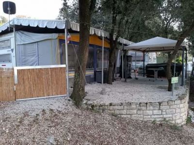 Vybavený rodinný karavan - Kemp Orsera Vrsar
