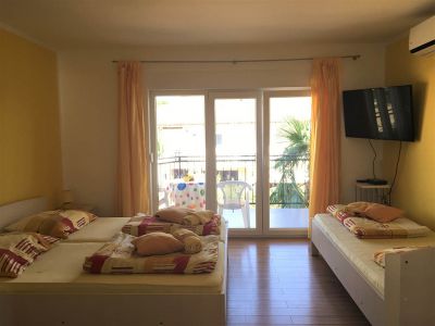 Apartments Kivi Novigrad