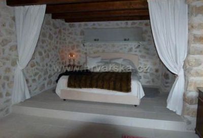 Kamena kuca Kovascice