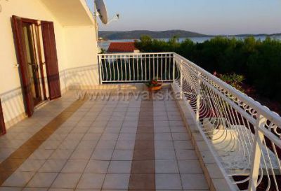 Apartmani Mladenka