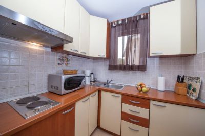 VILLA PROMAJNA - Apartmani Miličević