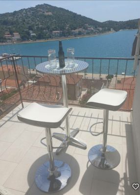 Apartman Radonic Tisno-Murter