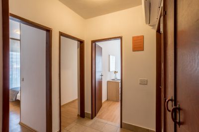 Apartment  Tihana / House Oliva