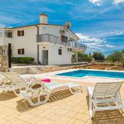Apartmani Vila Nena s bazenom