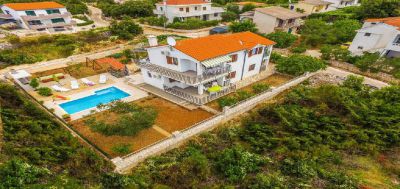 Apartmani Vila Nena s bazenom